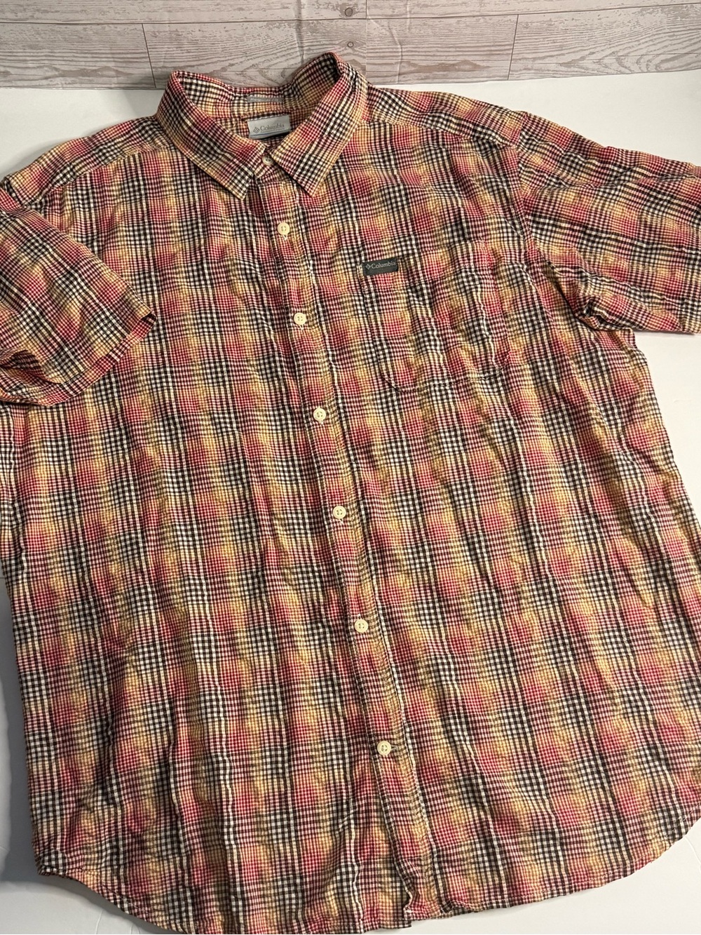 COLUMBIA Button Up Shirt Men Large Red Brown Plaid Seersucker Short Sleeve